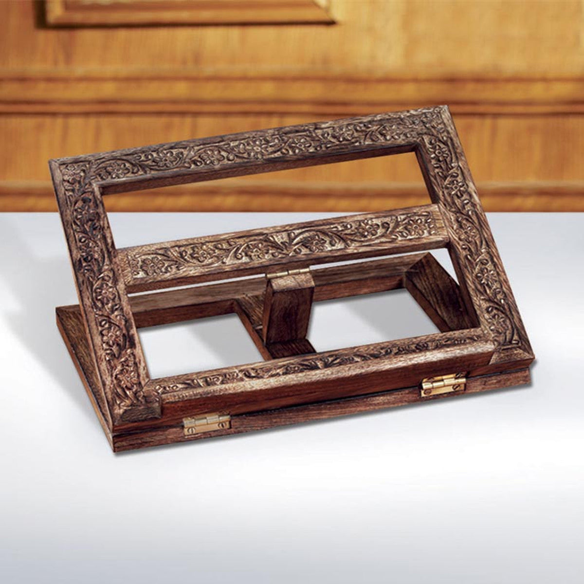 Atriles para Biblia: atriles de mesa, de altar y para misal explicados