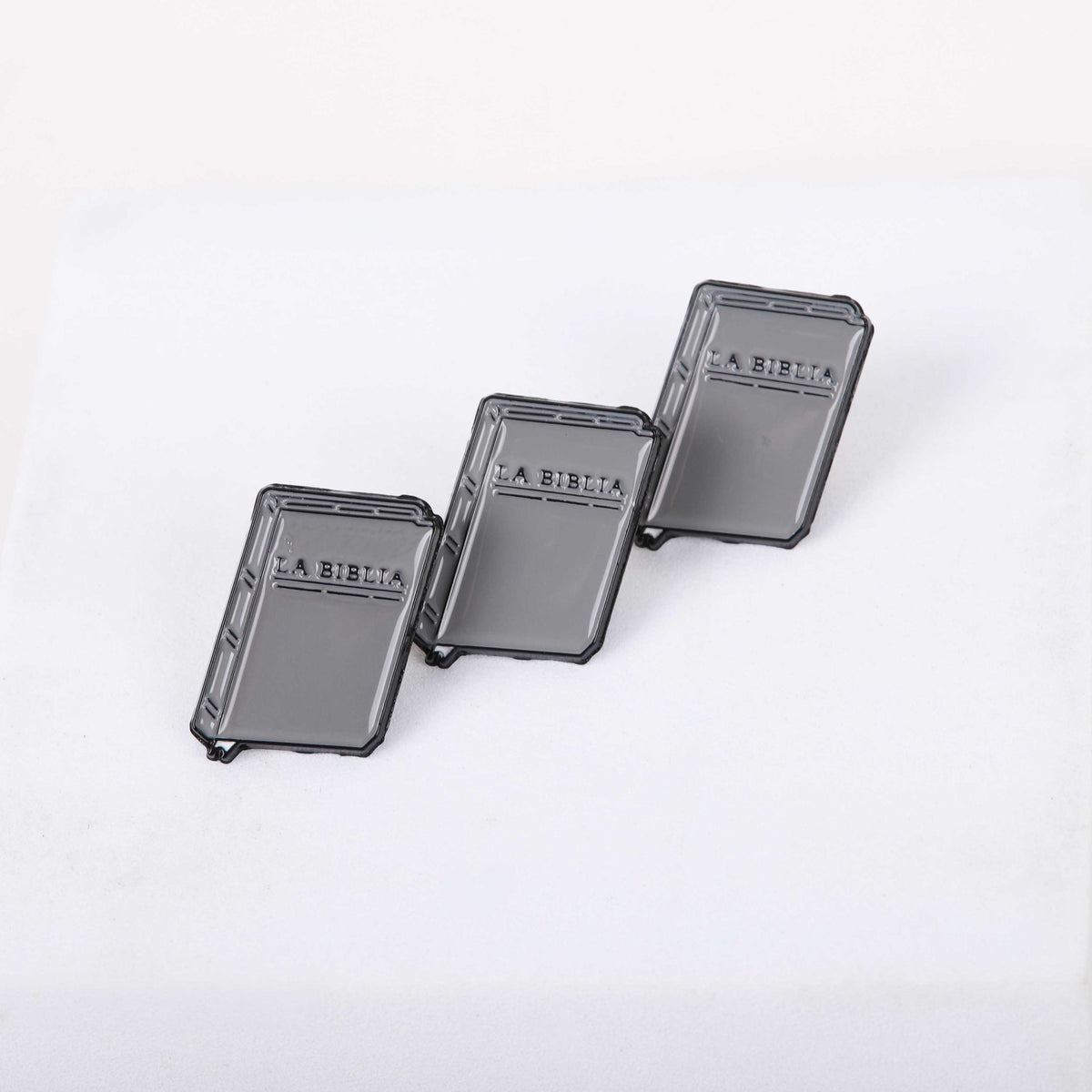 PIN ENAMEL HOLY BIBLE SPANISH PK3