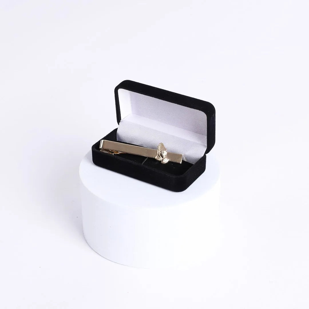 TIE BAR PRAYING HAND GOLD