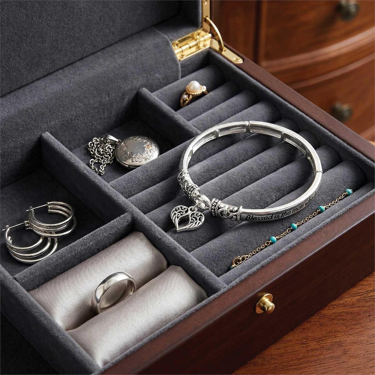 Bracelet Psalm 1:1 Engraved Winged Heart by Dicksons, product view 5