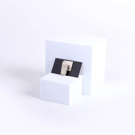 BADGE ENGRAVED GREETER GOLD CLIP