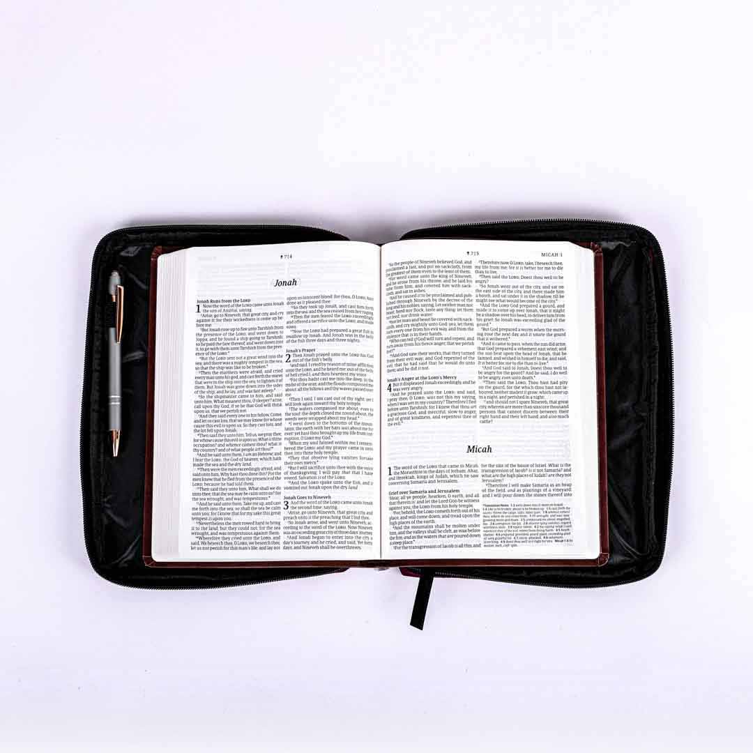 BIBLE COVER CANVAS BURGUNDY PLAIN L