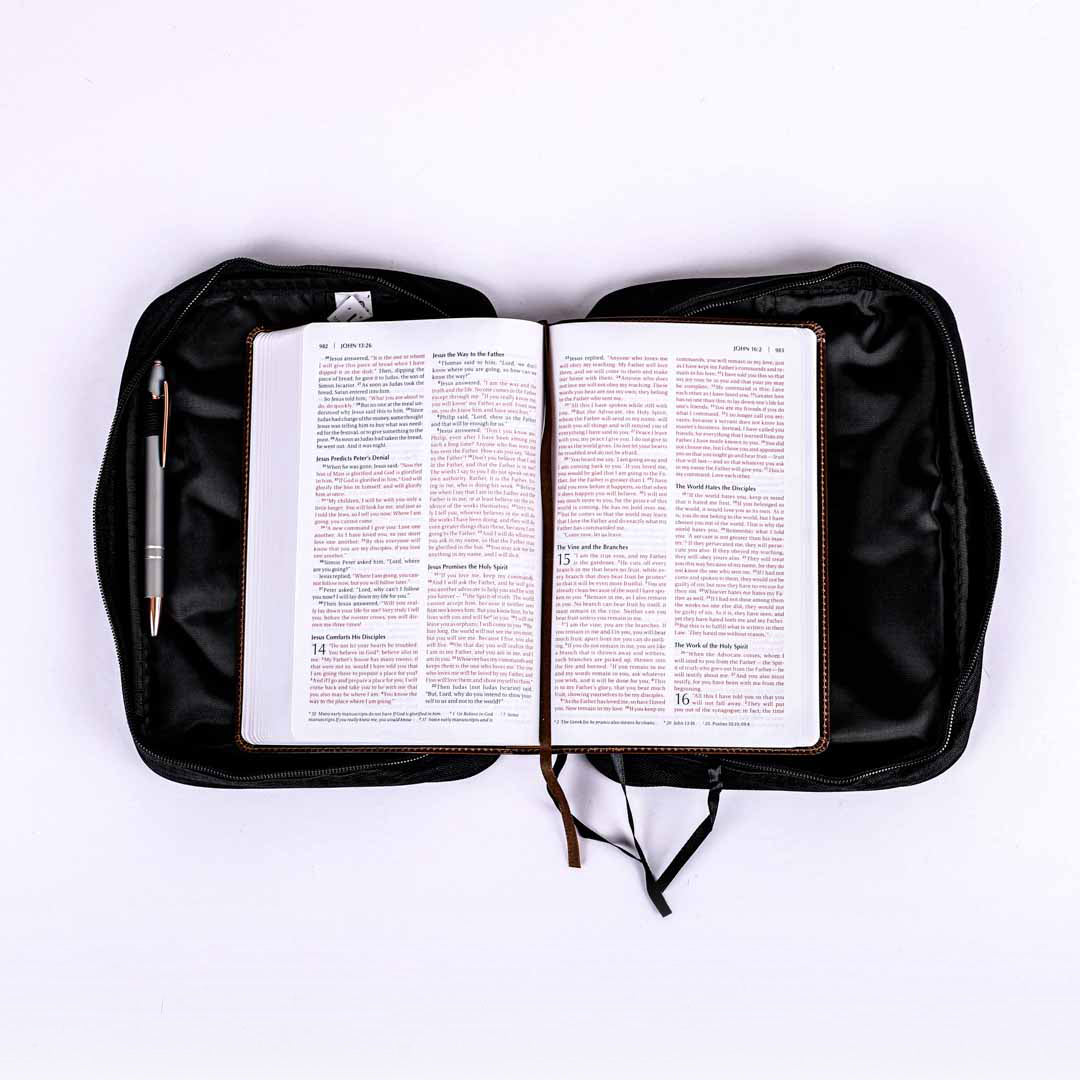 BIBLE COVER CANVAS GIVE THANKS M