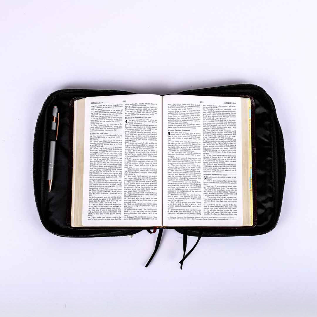 BIBLE COVER CANVAS GIVE THANKS L