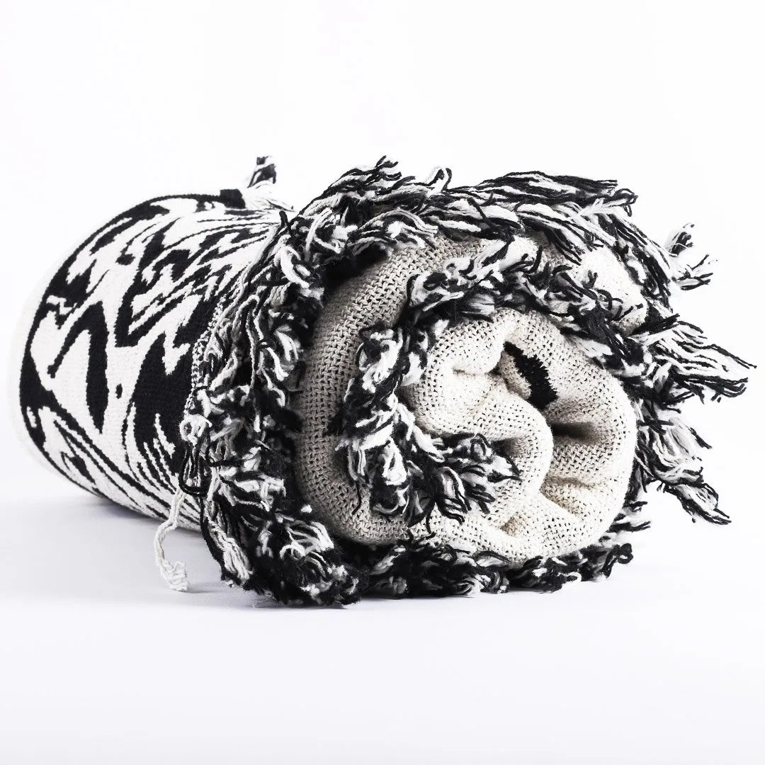 THROW FAMILY IS EVERYTHING DEEP GREY 50x60