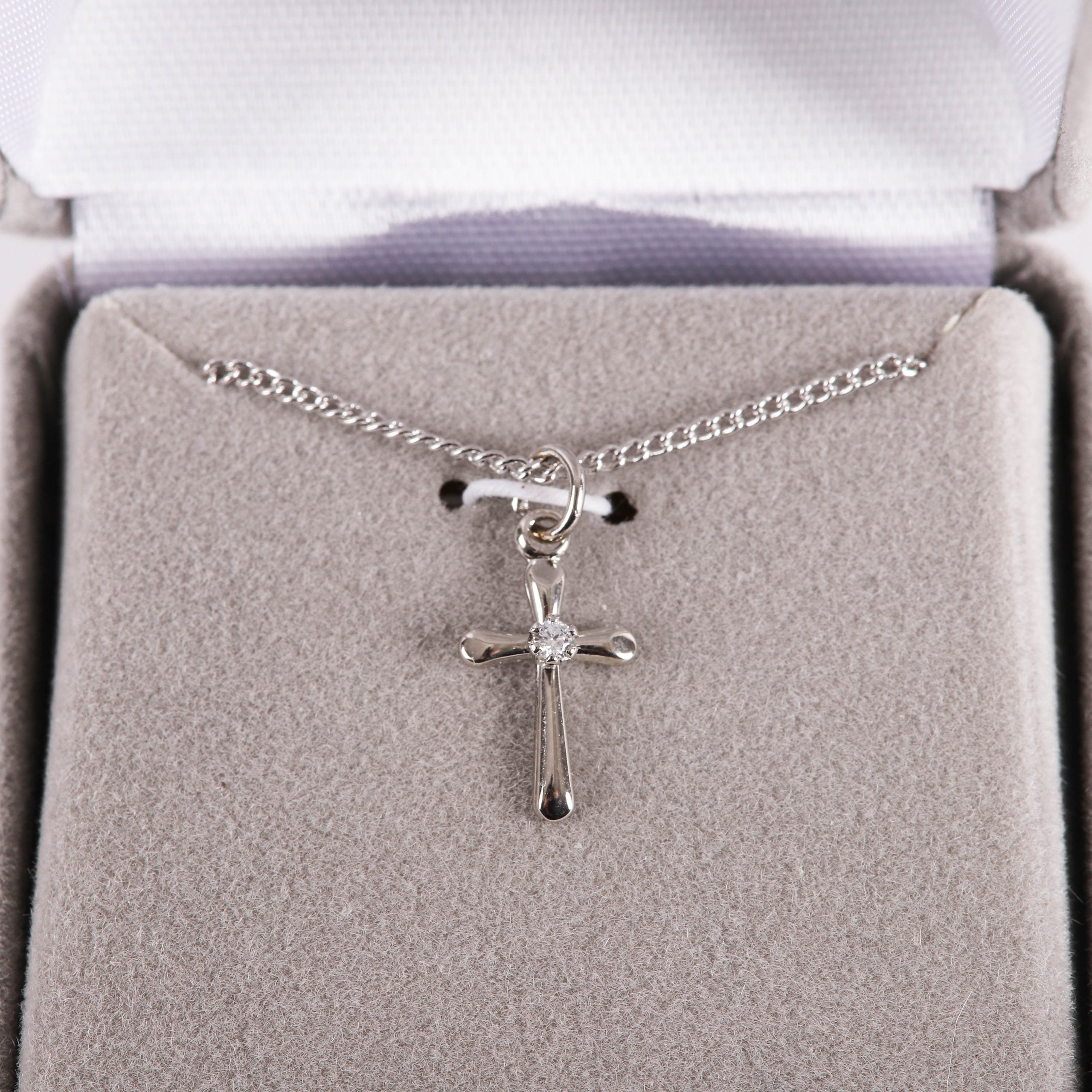 NECKLACE SMALL CROSS JEWEL SS 16-18"