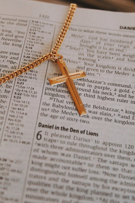 NECKLACE CROSS W/CROSS GOLD OVER SS 24"