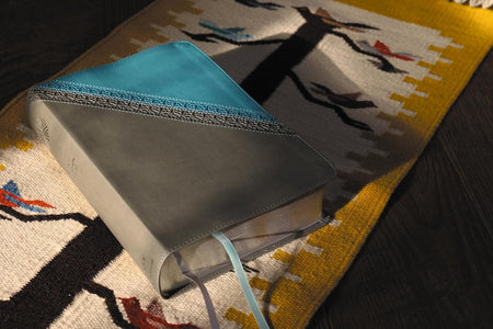 NIV Application Bible, Red Letter, Comfort Print: Bringing the Ancient Message of the Bible into Your World, product view 11
