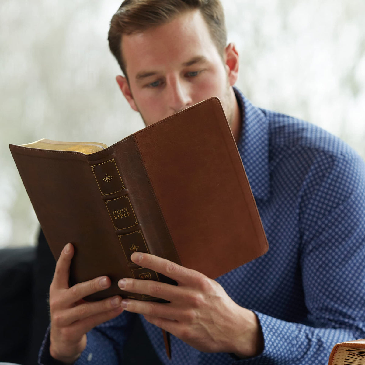 NKJV, Large Print Verse-by-Verse Reference Bible, Maclaren Series: Holy Bible, New King James Version, product view 4