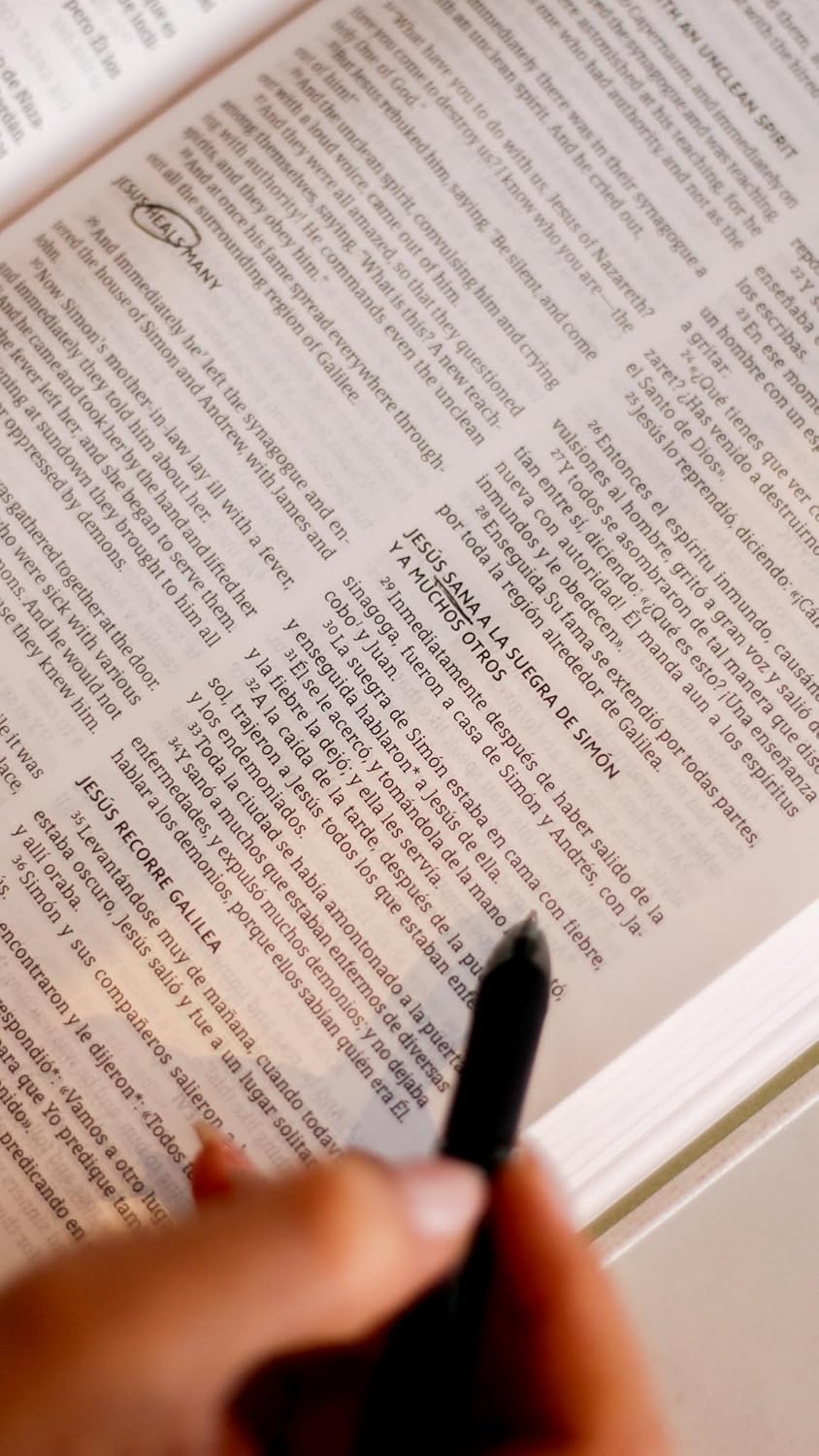 ESV/NBLA Bilingual Bible by HarperCollins, product view 2