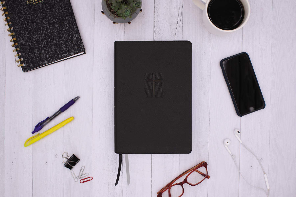 NIV, Quest Study Bible, Comfort Print: The Only Q and A Study Bible – Leathersoft™, Black by HarperCollins, product view 3