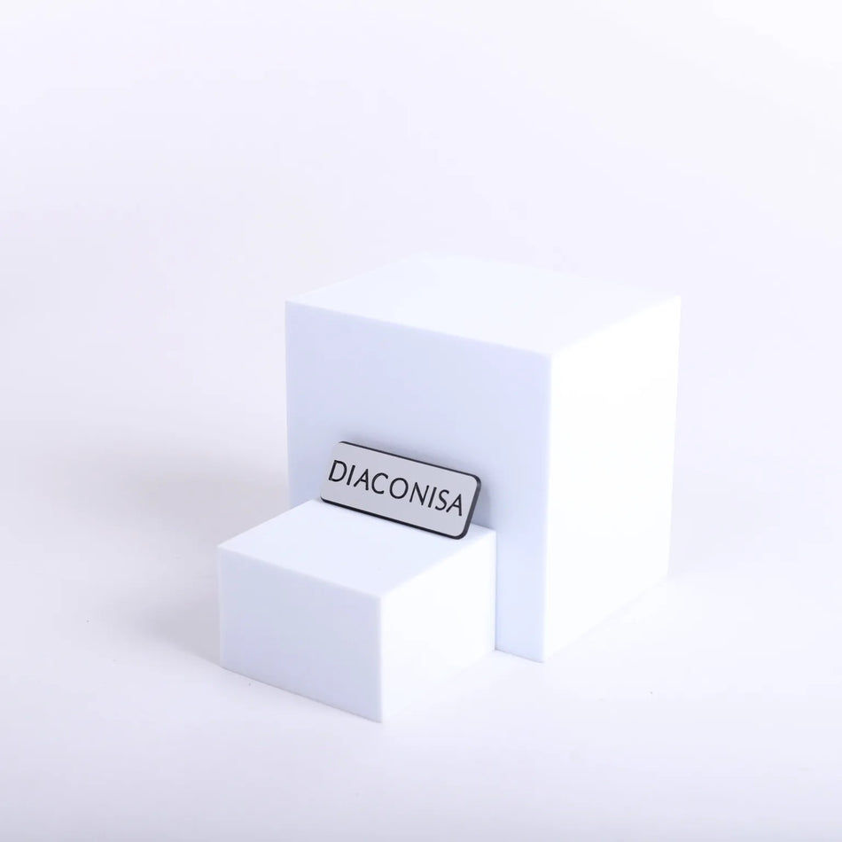 Badge Engraved – Spanish Contemporary Diaconisa – Silver Magnet
