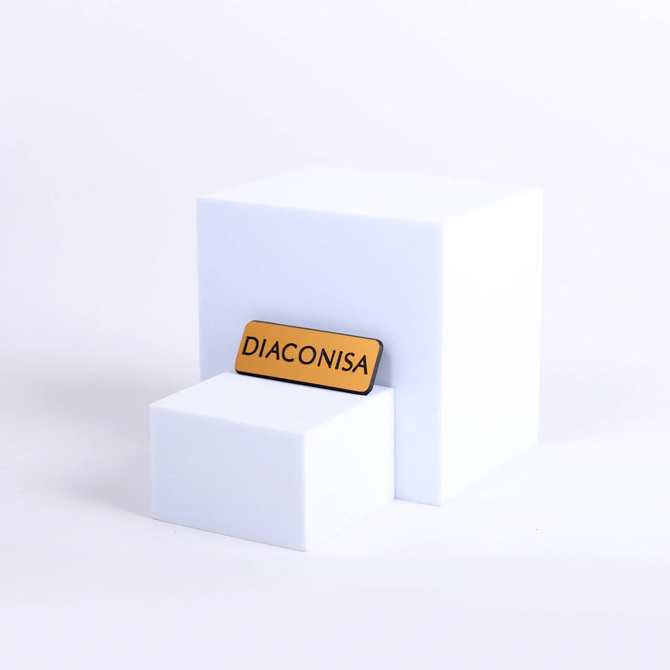 Badge Engraved - Spanish Contemporary Diaconisa - Gold Magnet by Swanson Christian Products, product view 2