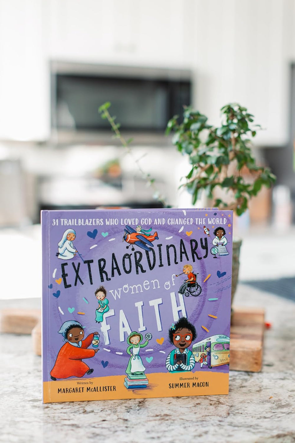 Extraordinary Women of Faith: 31 Trailblazers Who Loved God and Changed the World by HarperCollins, product view 2