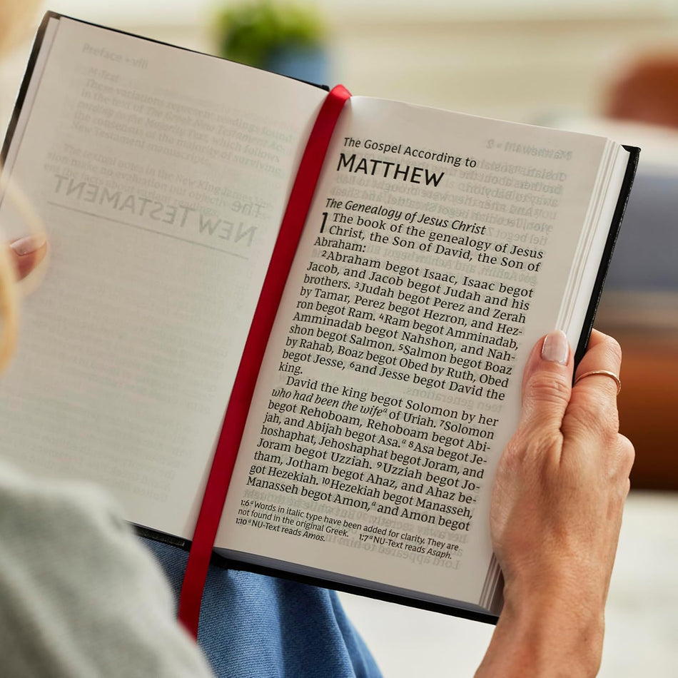 NKJV Super Giant Print New Testament, Red Letter, Comfort Print – Softcover, Multicolor by HarperCollins, product view 2