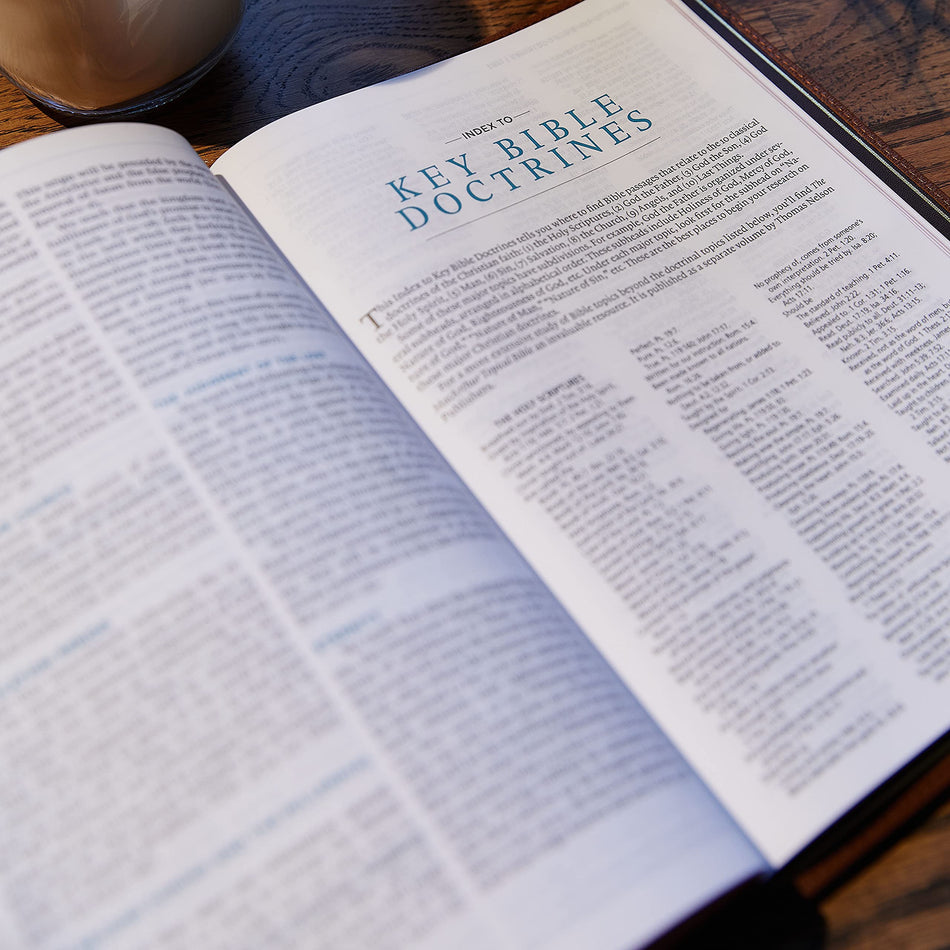 ESV, MacArthur Study Bible, 2nd Edition: Unleashing God's Truth One Verse at a Time, product view 2