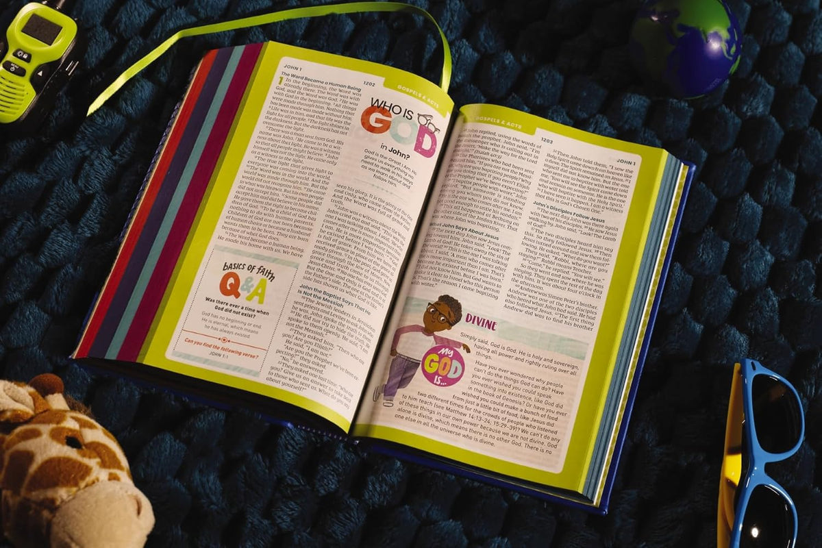 NIrV, Tiny Theologians Bible, Leathersoft over Board, Comfort Print: A Beginner’s Guide to the Bible – for, product view 3