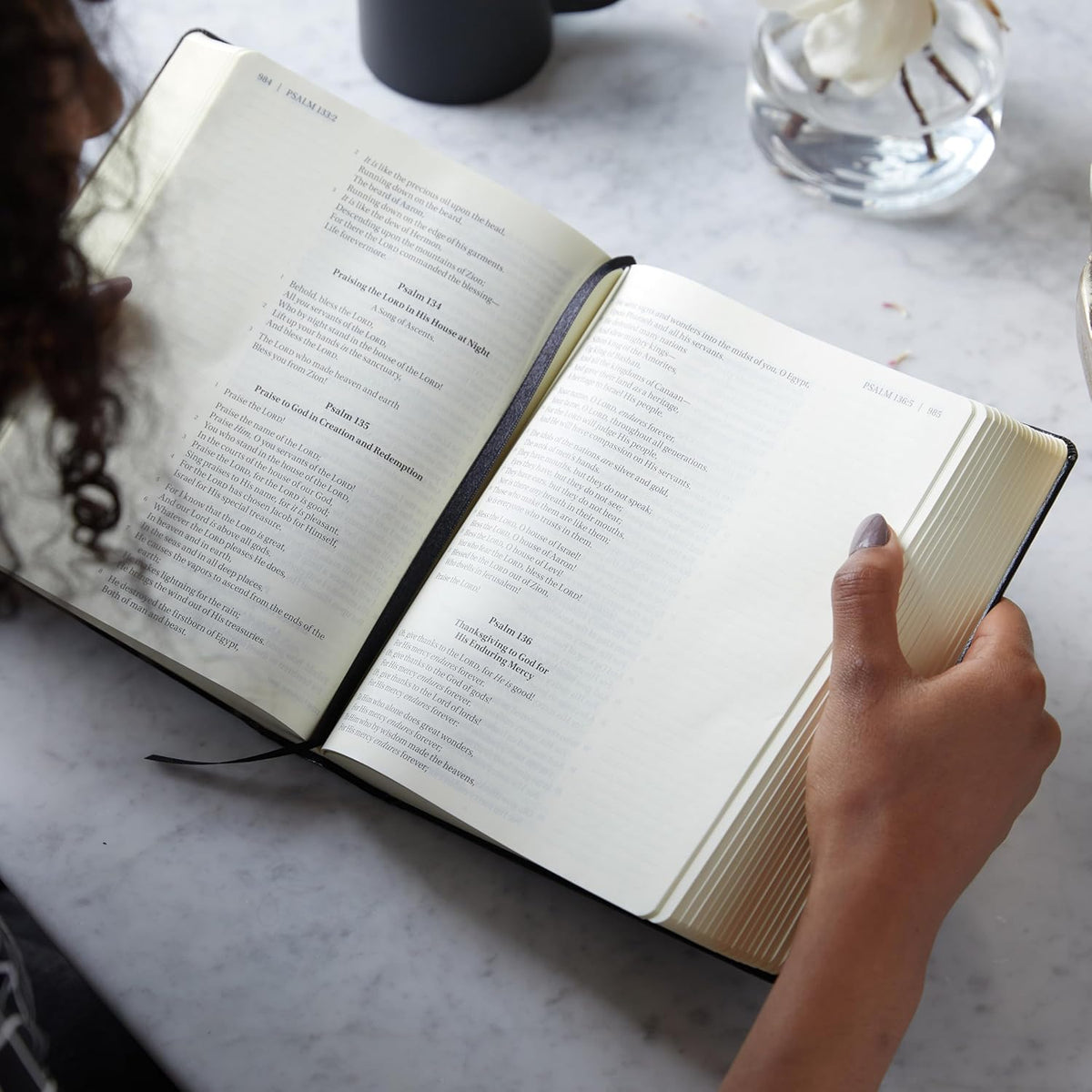 NKJV, Journal the Word Bible, Large Print, Red Letter Edition: Reflect, Journal, or Create Art Next to Your, product view 2
