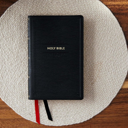 KJV Personal Size Large Print End-of-Verse Reference Bible, Red Letter, Comfort Print – Leathersoft™, Black, product view 2