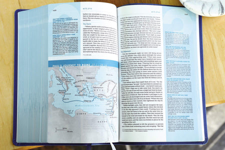 NIV, Quest Study Bible, Personal Size, Comfort Print: The Only Q and A Study Bible – Leathersoft™, Blue, product view 7