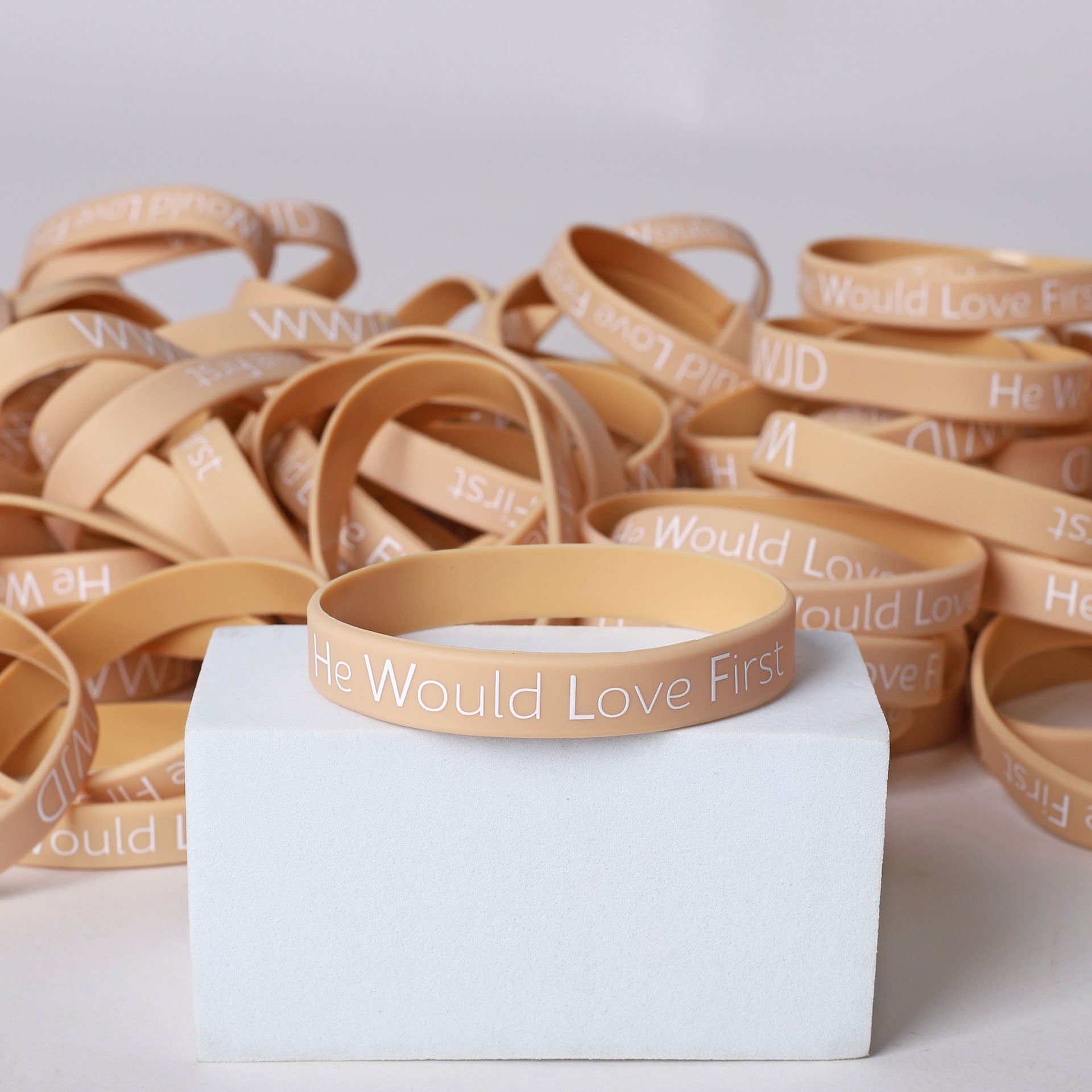 BRACELET SILICONE WWJD HE WOULD PEACH PK100