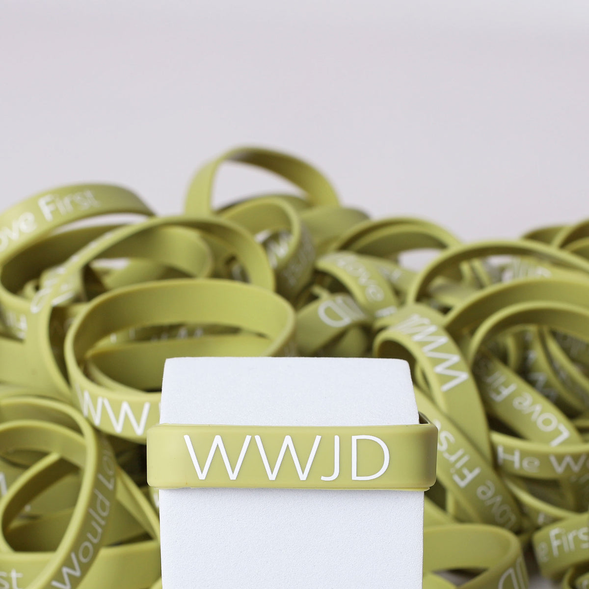BRACELET SILICONE WWJD HE WOULD SAGE PK100