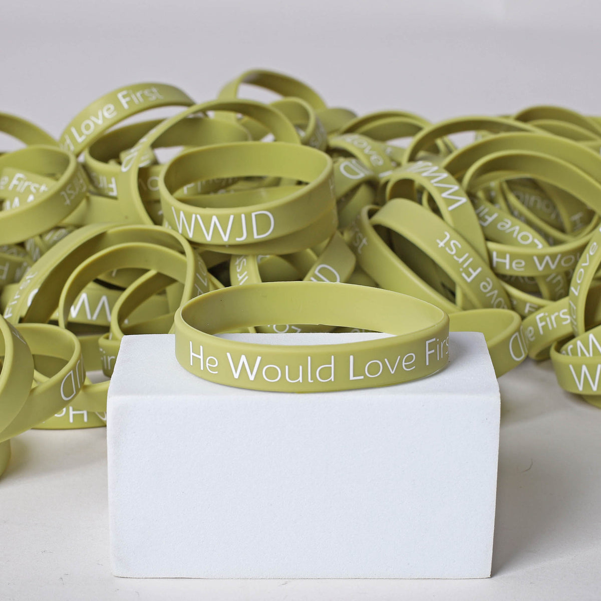 BRACELET SILICONE WWJD HE WOULD SAGE PK100