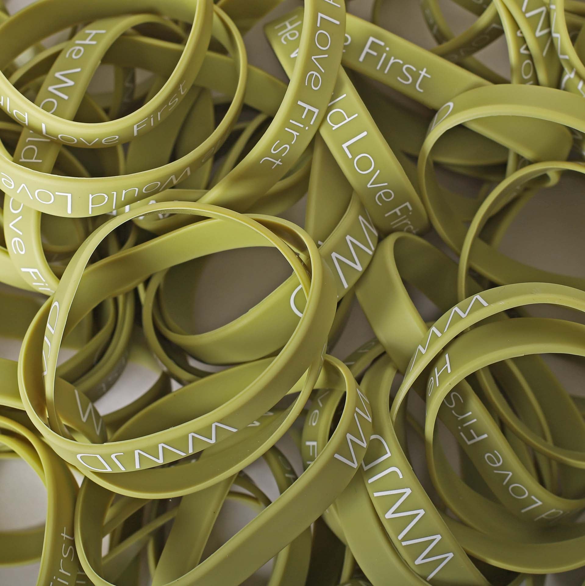 BRACELET SILICONE WWJD HE WOULD SAGE PK100