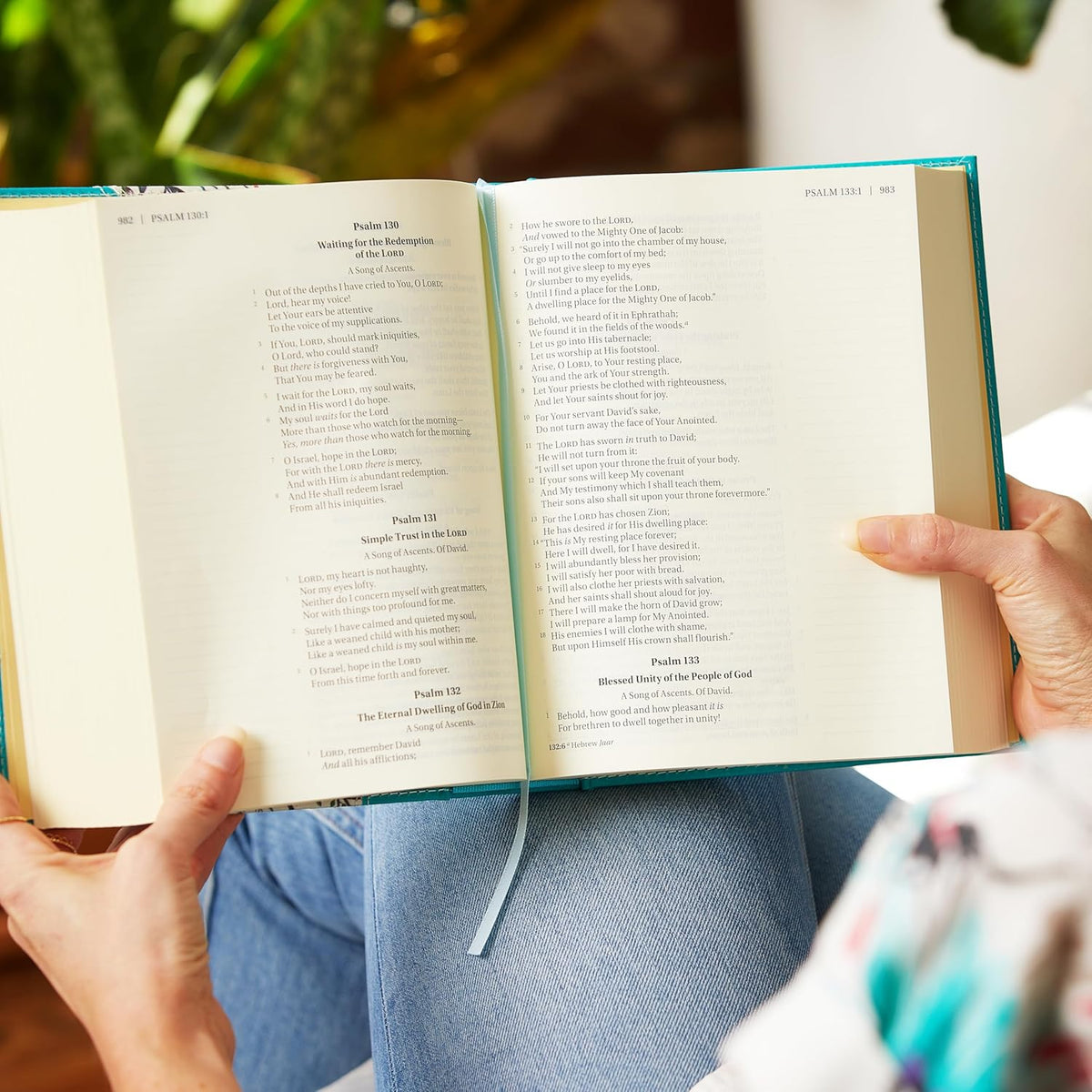 NKJV, Journal the Word Bible, Large Print, Red Letter Edition: Reflect, Journal, or Create Art Next to Your, product view 4