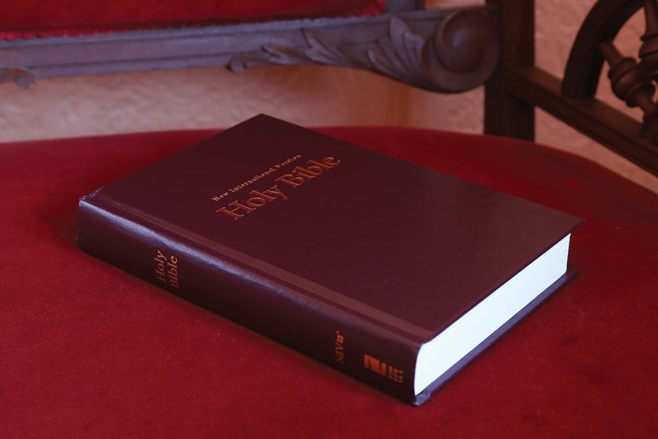 Church Pew Bible (NIV) - Value Edition Burgundy Hardcover by HarperCollins, product view 2