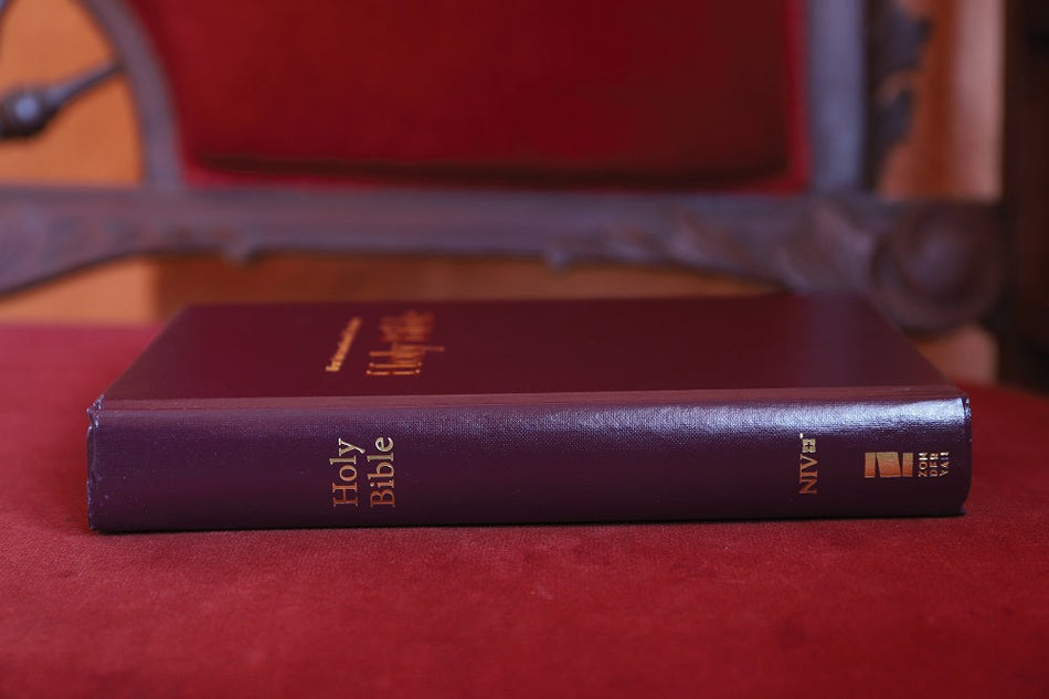 Church Pew Bible (NIV) - Value Edition Burgundy Hardcover by HarperCollins, product view 3