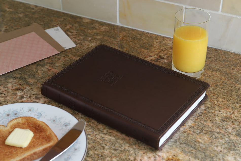 NIV, Thinline Bible, Large Print, Comfort Print – Leathersoft™ Large Print, Chocolate by HarperCollins, product view 2