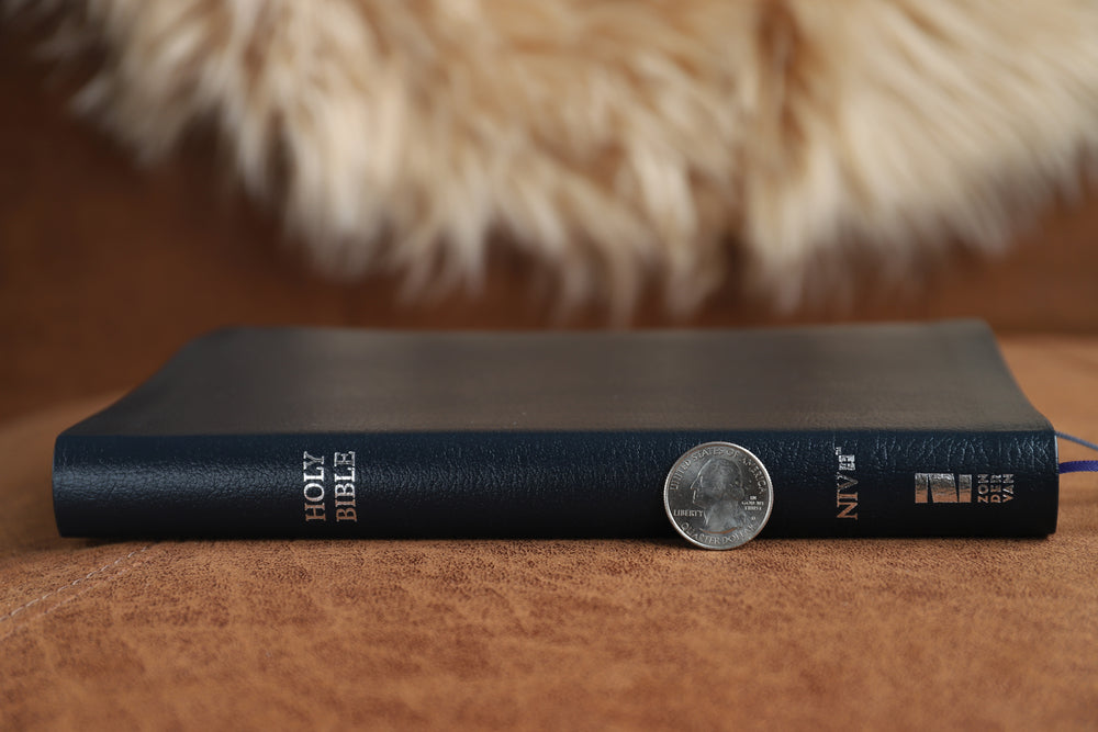 NIV, Thinline Bible, Red Letter, Comfort Print – Bonded Leather, Navy by HarperCollins, product view 3