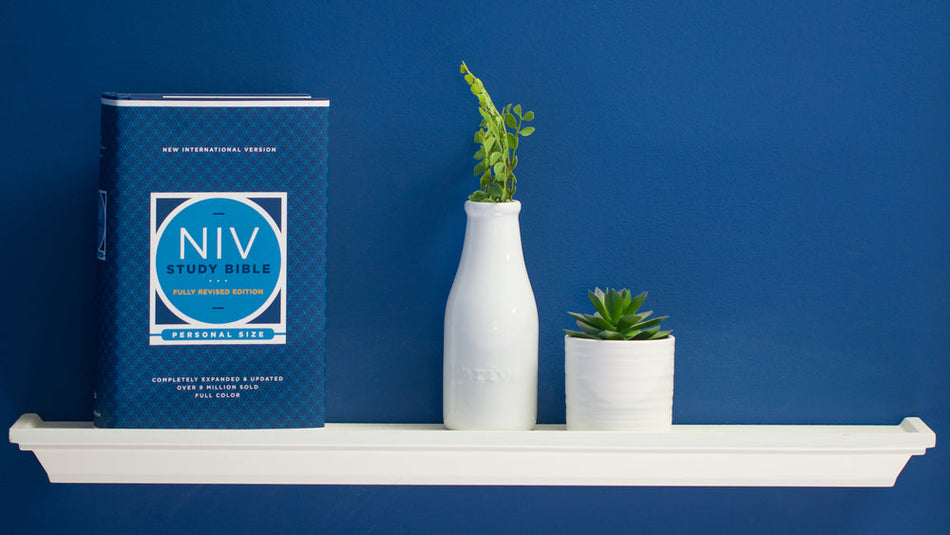 NIV Study Bible, Fully Revised Edition, Personal Size, Red Letter, Comfort Print – Hardcover by HarperCollins, product view 2