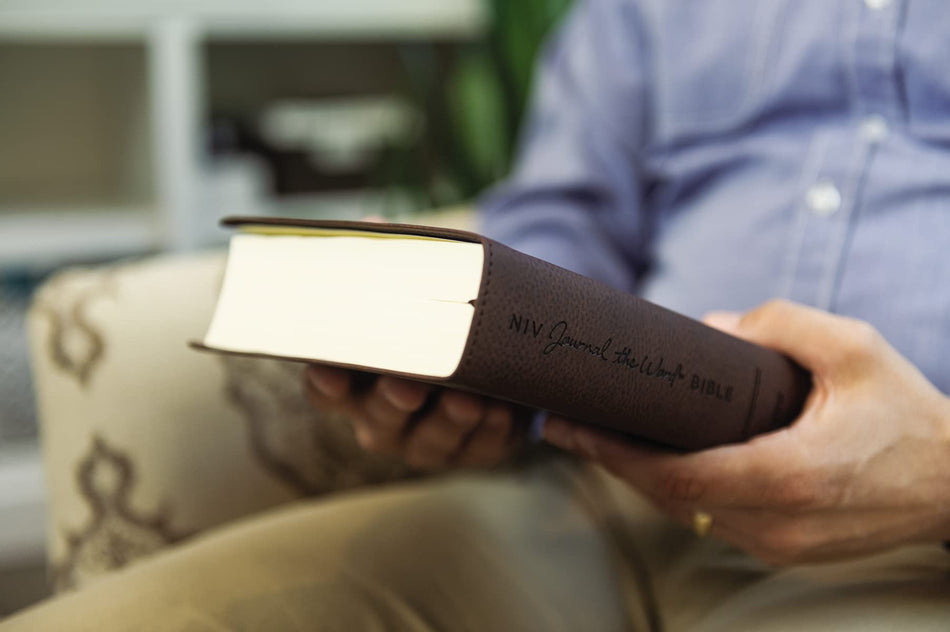 NIV, Journal the Word Bible, Red Letter, Comfort Print: Reflect, Take Notes, or Create Art Next to Your, product view 2