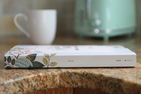 Beautiful Word Paperback Bible Journal (NIV) - Psalms by HarperCollins, product view 4