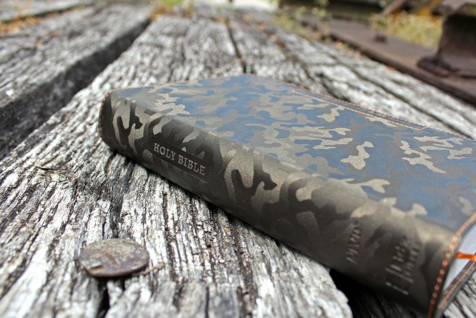 NIV, Boys' Bible, Comfort Print: A Foundation for Lifelong Faith and Learning for Boys Ages 8-12, product view 2