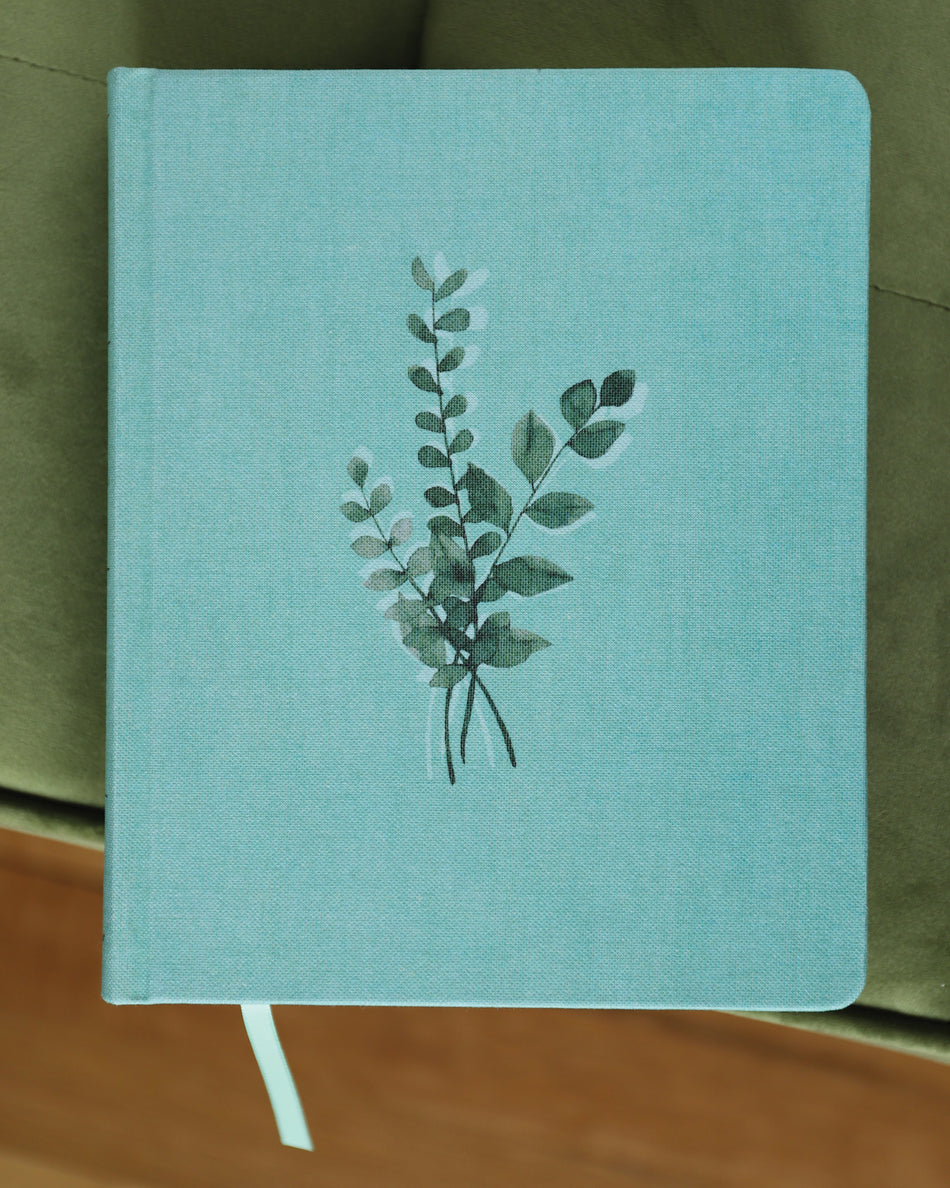 NIV, Journal the Word Bible (Perfect for Note-Taking), Double-Column, Cloth over Board, Navy Floral, Red, product view 2