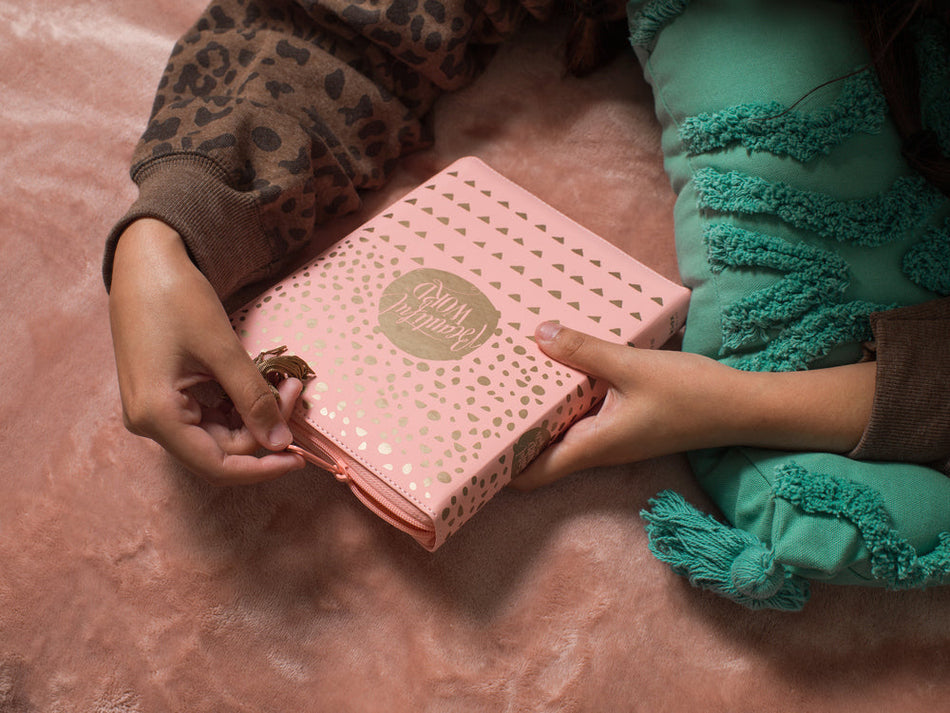 NIV, Beautiful Word Bible for Girls, Updated Edition, Leathersoft, Zippered, Pink, Red Letter, Comfort, product view 2