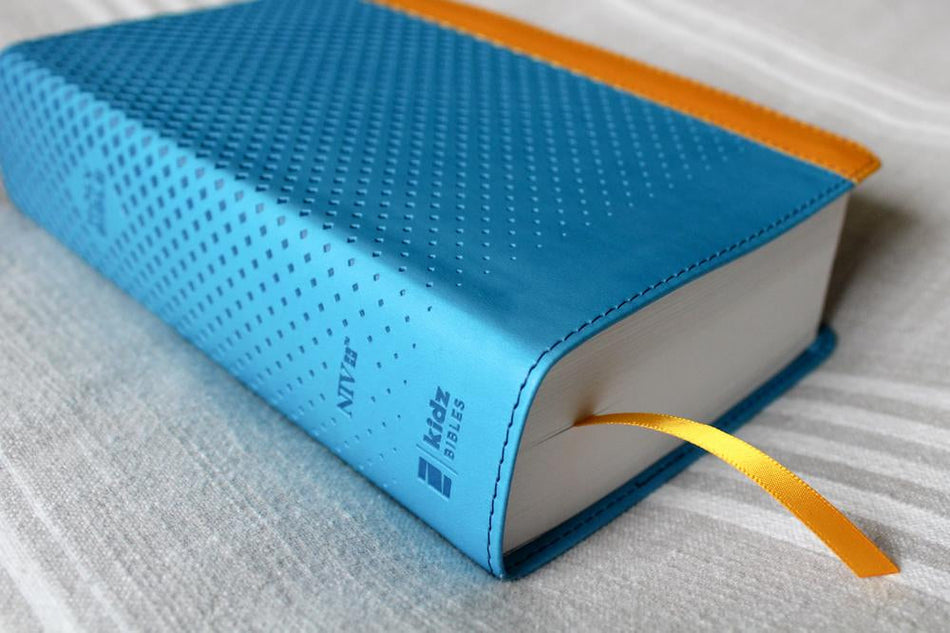 NIV, Giant Print Compact Bible, Red Letter Edition, Comfort Print – Leathersoft™, Blue by HarperCollins, product view 2