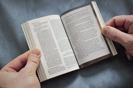 NIV, Case for Christ New Testament with Psalms and Proverbs, Pocket-Sized, Paperback, Comfort Print, product view 5