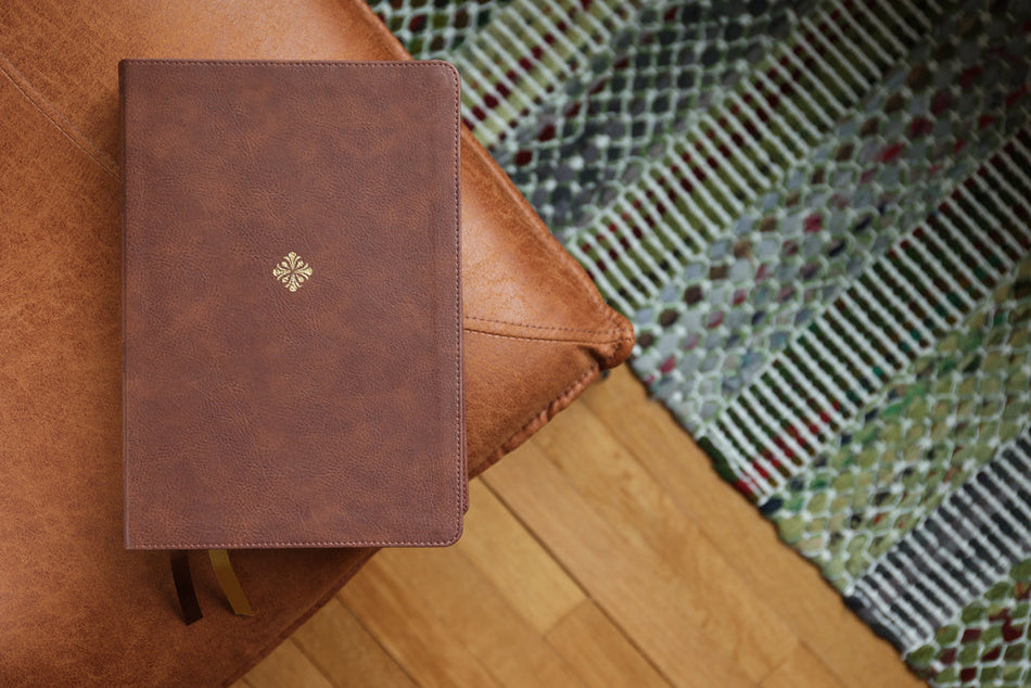 NKJV, Thompson Chain-Reference Bible, Large Print, Red Letter, Comfort Print – Leathersoft™, Brown, product view 2