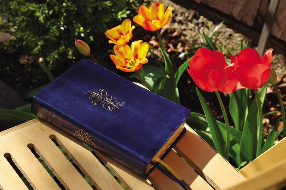 NIV, Women's Devotional Bible, Comfort Print – Leathersoft™, Navy by HarperCollins, product view 2