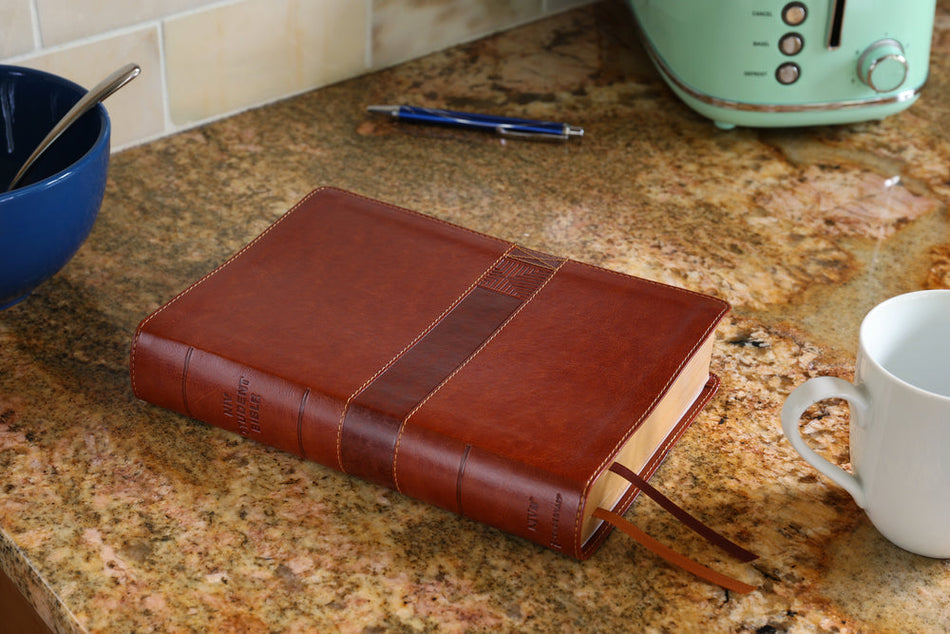 NIV, Student Bible, Comfort Print – Leathersoft™, Brown by HarperCollins, product view 2