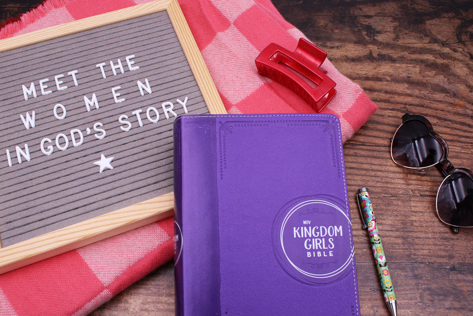 NIV, Kingdom Girls Bible, Full Color, Comfort Print: Meet the Women in God's Story, product view 2