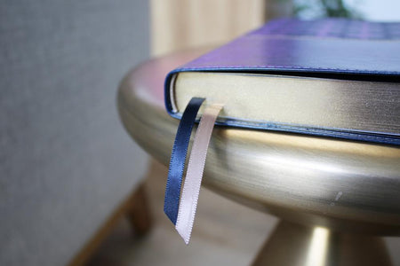NIV, Thinline Bible, Leathersoft, Red Letter, Comfort Print by HarperCollins, product view 6