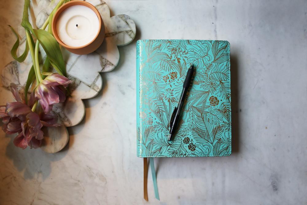 NIV, Journal the Word Bible for Women (Perfect for Note-Taking), Red Letter, Comfort Print: 500+ Prompts to, product view 2