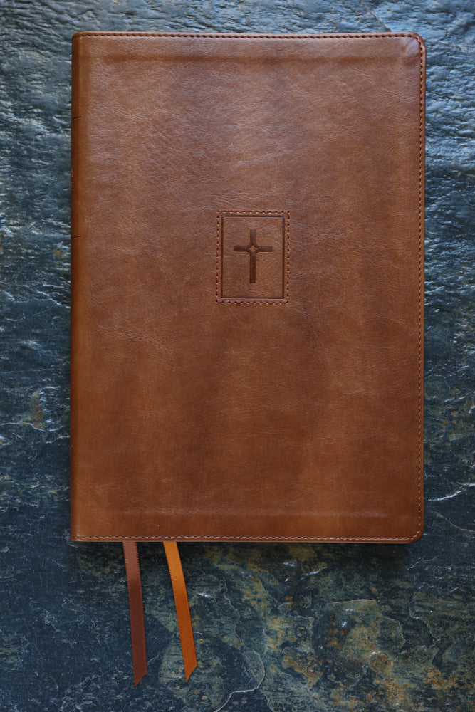 NIV, Thinline Bible, Large Print, Red Letter, Comfort Print – Leathersoft™, Brown by HarperCollins, product view 2