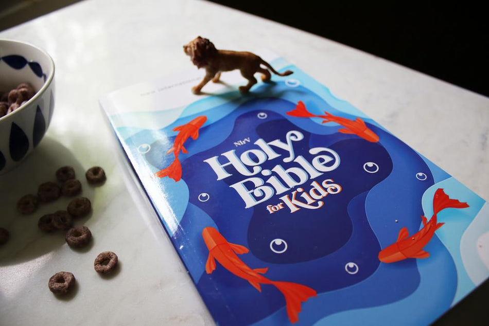 Outreach Bible for Kids (NirV) - Paperback - Blue by HarperCollins, product view 2