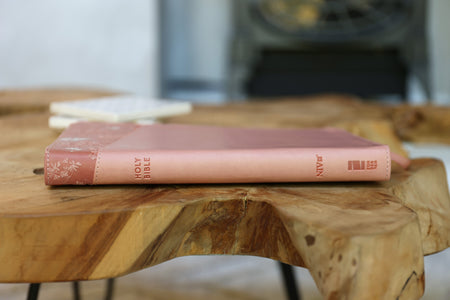 NIV, Thinline Bible, Large Print, Red Letter, Comfort Print – Leathersoft™, Pink by HarperCollins, product view 4